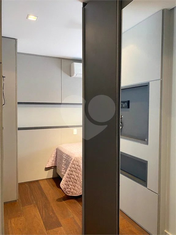 Apartamento de 224m² com 4 dormitórios, 3 suítes, 4 vagas de garagem e deposito