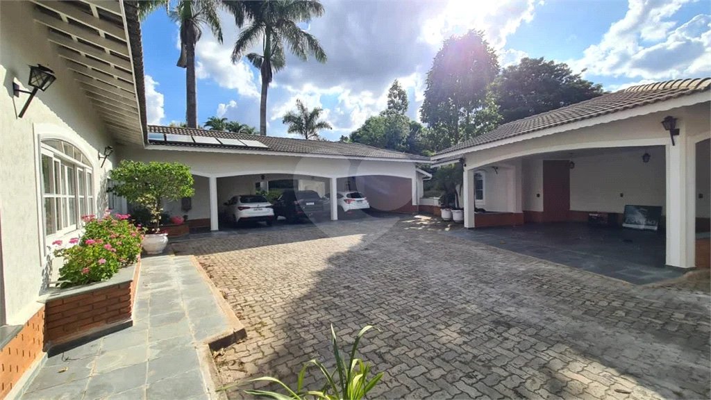 Casa à venda com 5 quartos, sendo 3 suítes,  no condomínio Village Sans Souci, Valinhos - SP