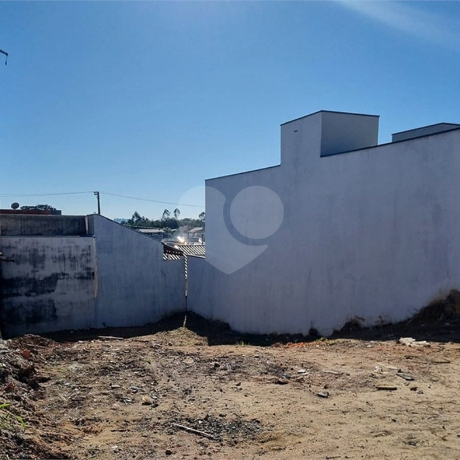 Indaiatuba- Jardim Morumbi- Lote misto - Terreno com 250 ms - Terreno 10 x 25 ms - R$ 292.900,00 - Iptu - R$ 53,34 Excelente localização a minutos do centro, bairro com infraestrutura de escola, mercados, farmácias, praça, , etc - aceita pagto com parte em permuta, a ser analisada
