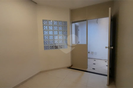 **SALA COMERCIAL DE 80 M² NO BAETA NEVES | EXCELENTE CUSTO-BENEFÍCIO E LOCALIZAÇÃO ESTRATÉGICA**