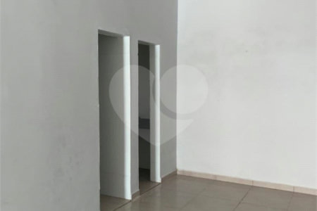 Salão Comercial 150m² na Lucas Nogueira Garcez - Atibaia - SP