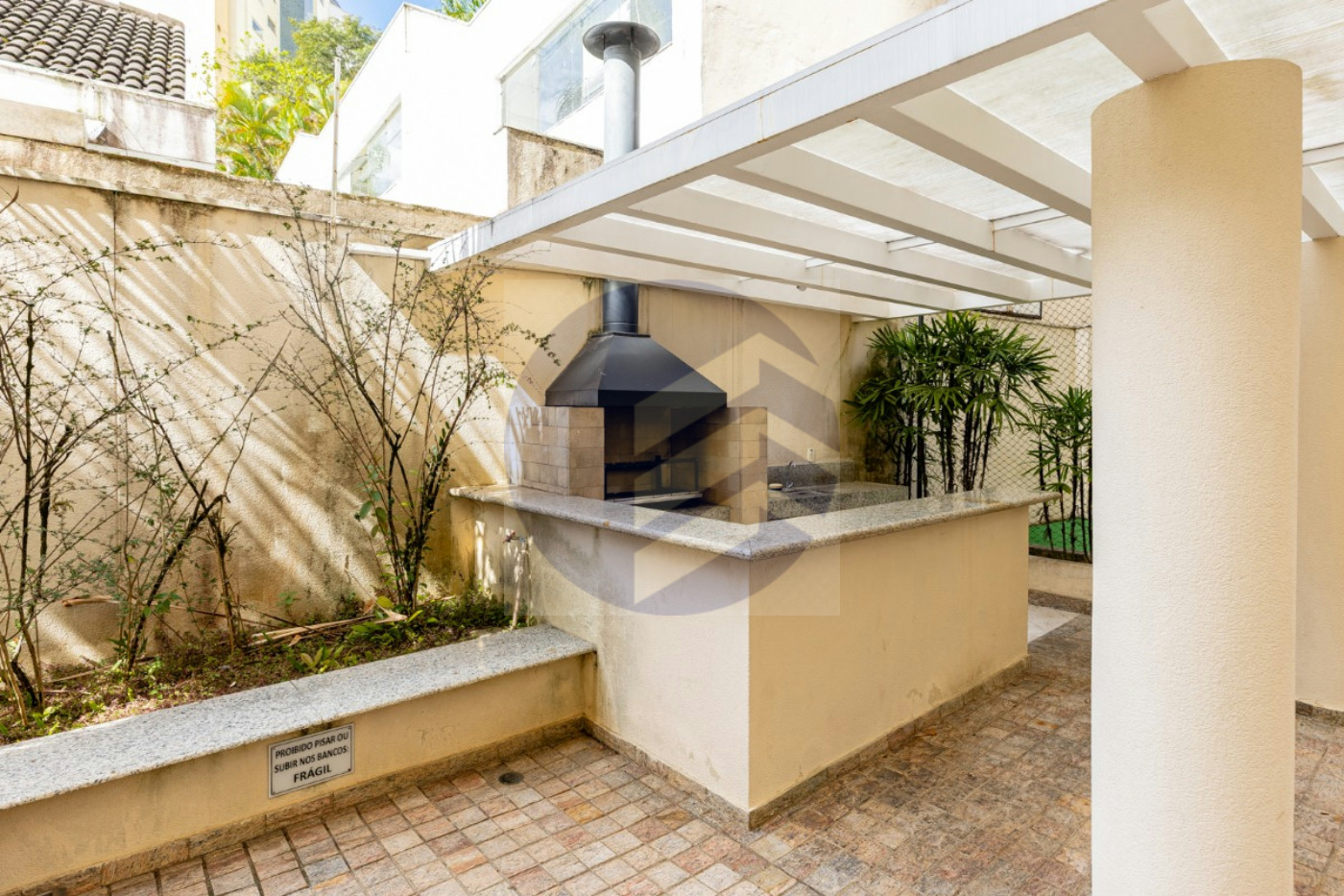 Duplex à venda com 3 quartos, sendo 3 suítes, em Vila Suzana 287m²