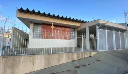 Casa à venda com 3 quartos, sendo 1 suíte,  no Centro, São Carlos, SP