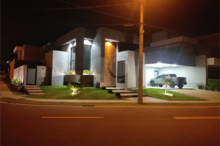 Casa para venda no condomínio de alto padrão Damha III,
