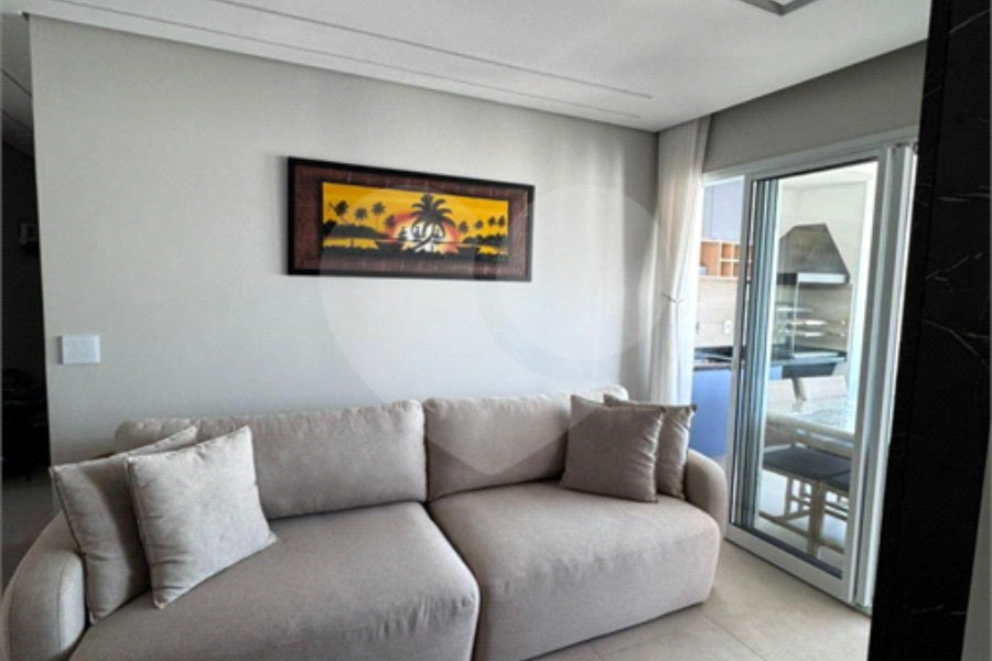 Apartamento á venda de 81m2 no Ipiranga com 2 dorms, 2 suítes, 3 banheiros, 2 vagas. Estuda permuta.