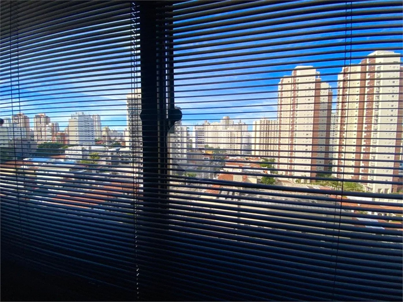 SALA COMERCIAL PARA LOCAÇÃO COM 57m2 NA VILA MARIANA/METRÔ
