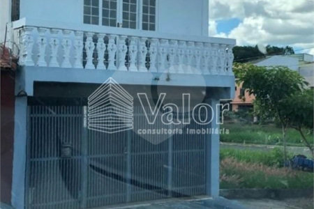 Casa Sobrado com piso cerâmico, com 3 dormitórios no Jardim Ricetti