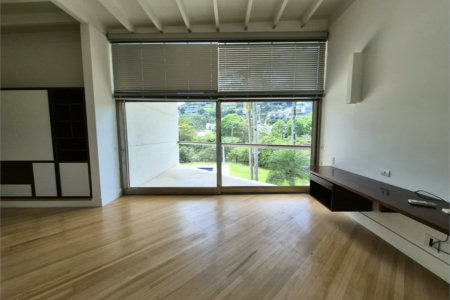 Casa a venda ou locação no Tamboré 1