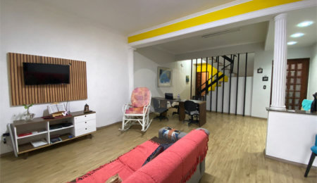Sobrado à venda com 5 quartos, sendo 1 suíte,  em Jabaquara, São Paulo, SP