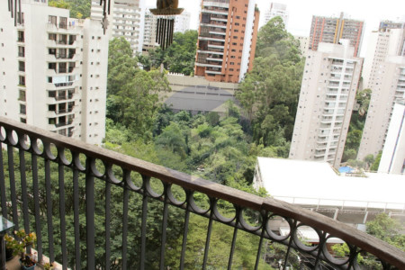 Apartamento à venda com 3 quartos, sendo 3 suítes, em Vila Andrade, São Paulo - SP