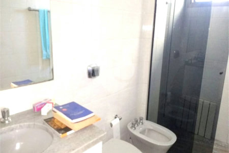 Apartamento 192m² à venda na Aclimação com 3 suítes e 3 vagas.