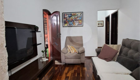 Casa à venda com 3 quartos, sendo 1 suíte,  em Vila Prado, São Carlos, SP