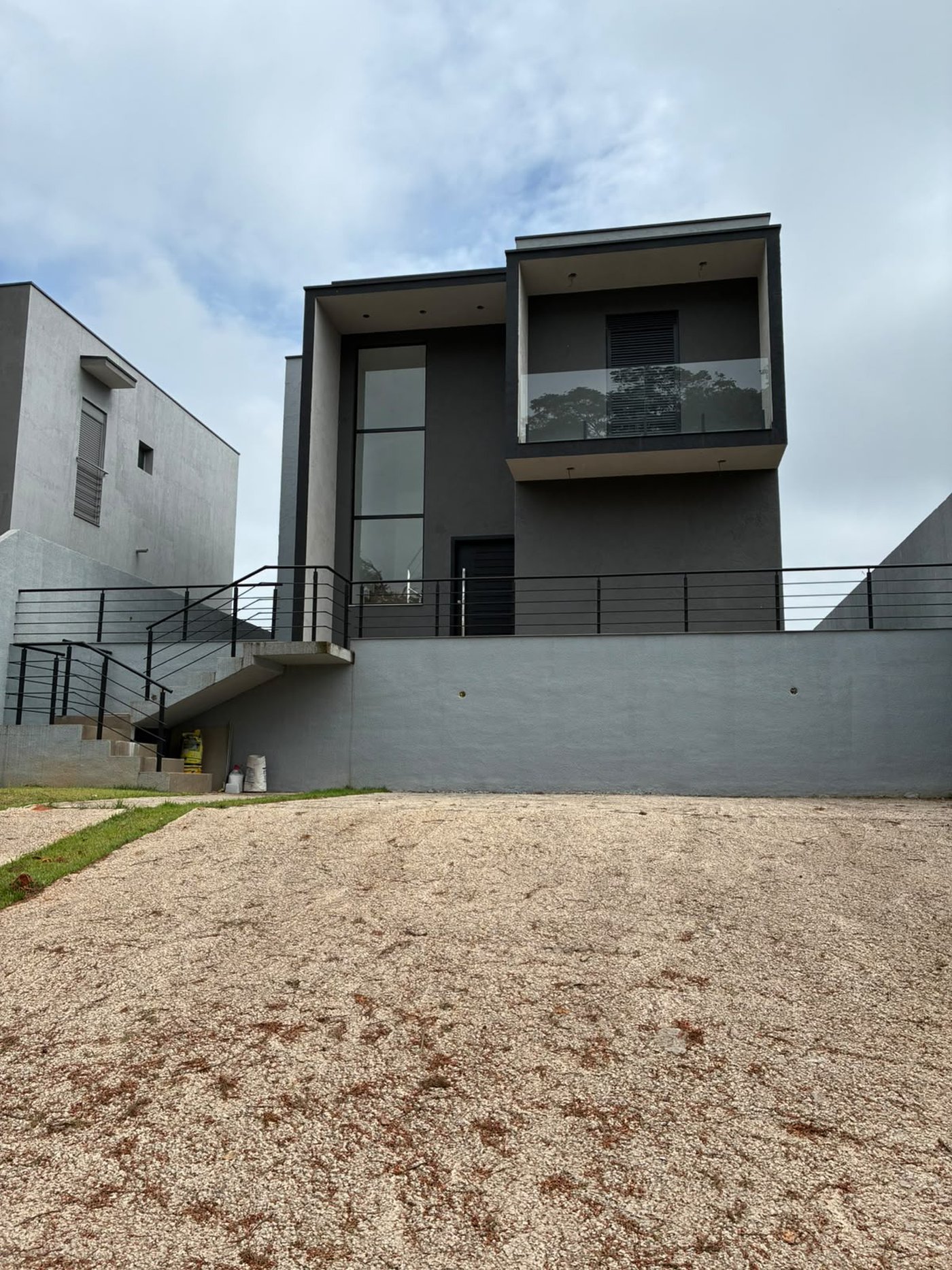 Sobrado à venda com 3 quartos, sendo 1 suíte, em Parque Rizzo, Cotia - SP