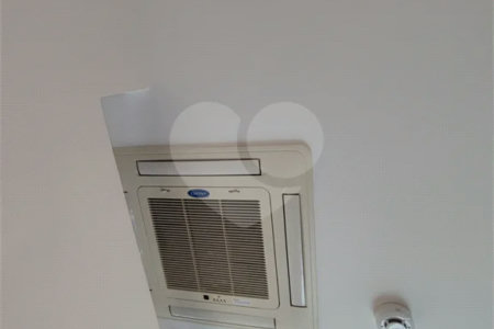 Excelente conjunto comercial para locação com 38 m², 2 salas com varanda e 1 vaga no Ipiranga!