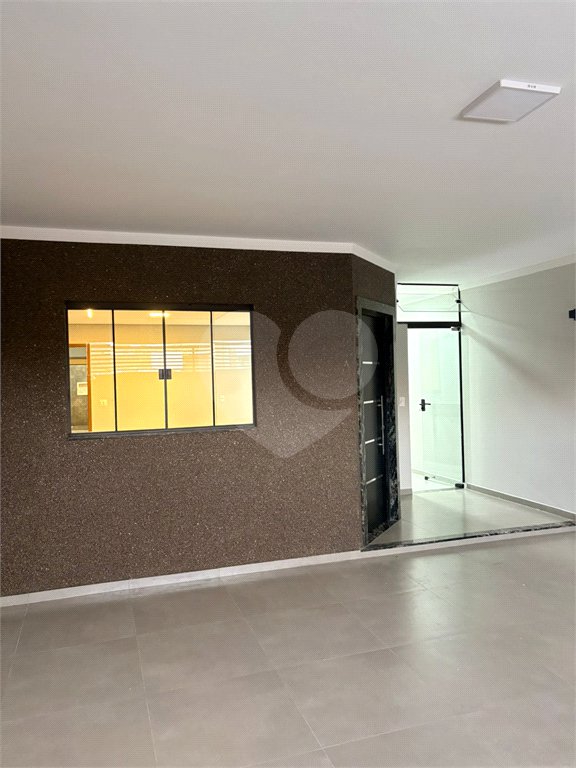 Casa no Conjunto Habitacional Dom Constantino á venda.