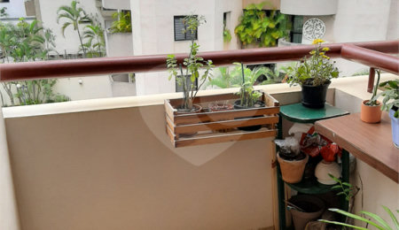 Apartamento à venda com 2 quartos em Moema, São Paulo, SP