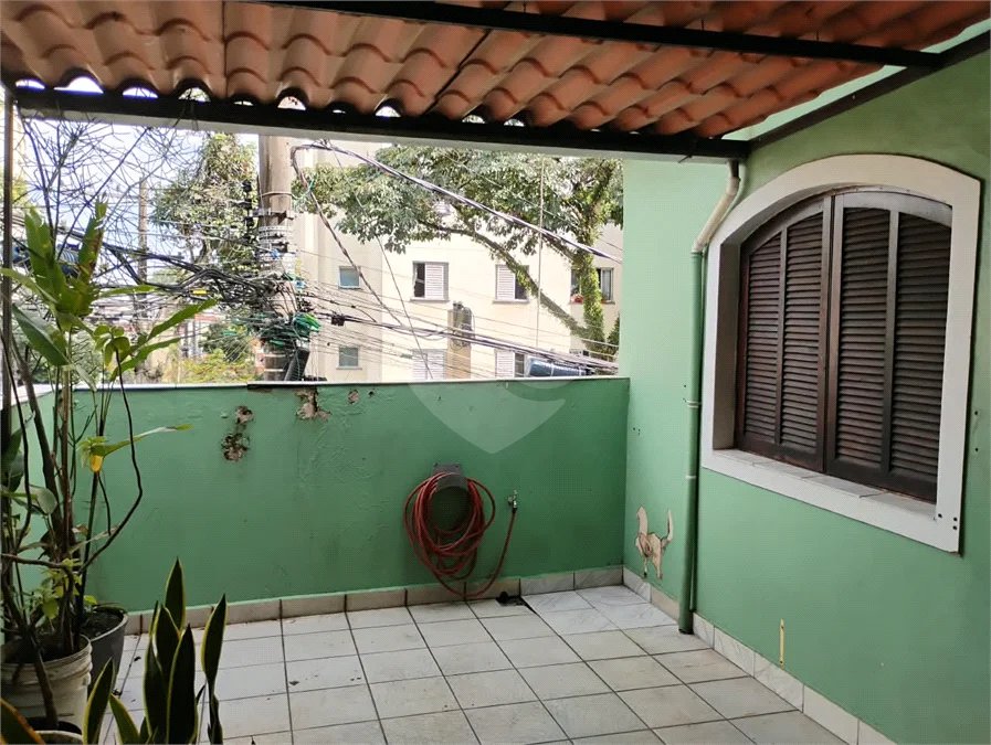 Vende-se sobrado de 3 andares na Vila Santa Catarina