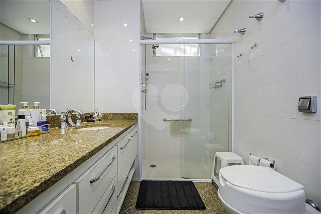 Apartamento á venda em Higienópolis com 212m² 3 dormitórios 1 suíte 2 vagas