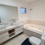 CASA A VENDA NO URBANOVA COM 390M², 5 DORMITORIOS, 6 BANHEIROS, PISCINA, 3 VAGAS, Sjc