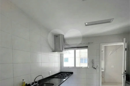 Apartamento de alto padrão com 128 m², 3 suítes, 2 vagas, vista para a piscina e lazer completo em condomínio clube no coração de Nova Petrópolis.
