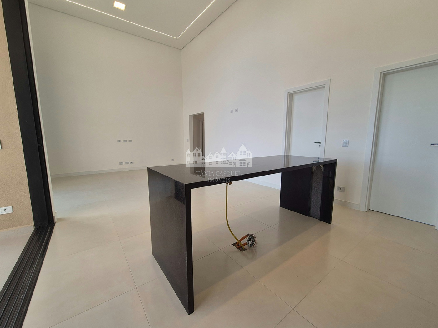Casa térrea moderna com piscina privativa à venda no Jardim dos Pinheiros, em Atibaia