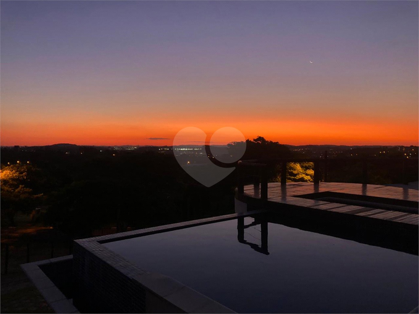 Mansão de Luxo em Louveira: Viva o Sonho no Condomínio Jardim Primavera