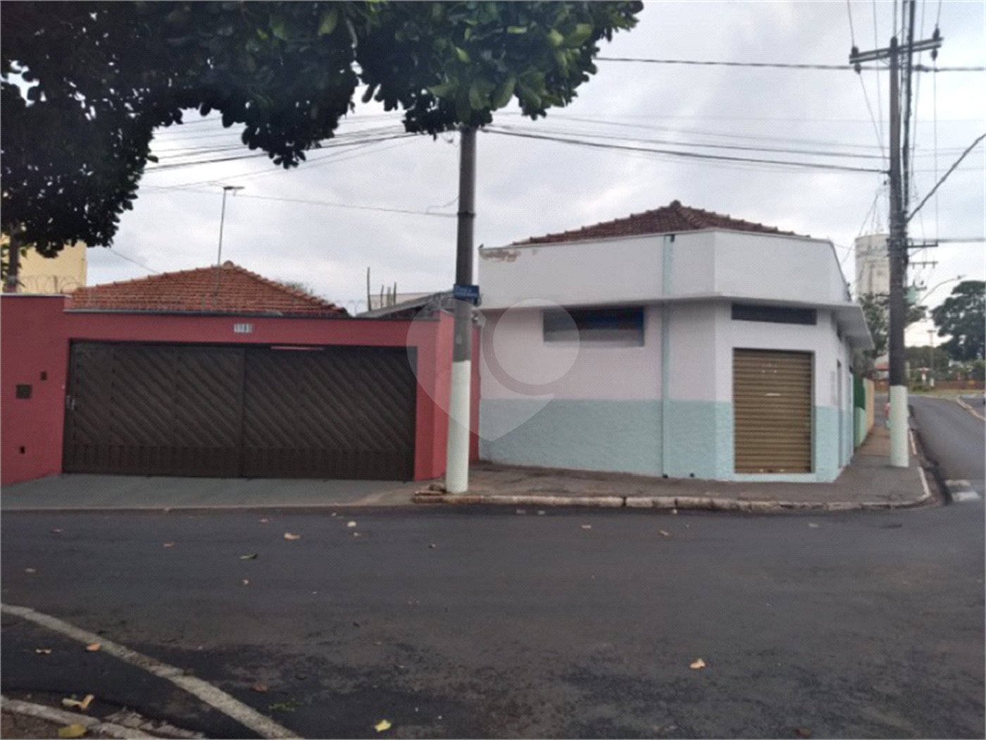 Casa + salão comercial na Vila Vista Alegre