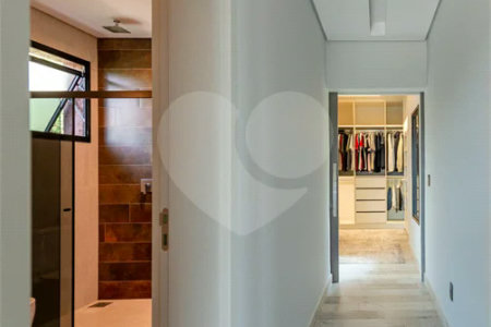 Casa à venda com 4 suítes no condomínio Vale da Santa Fé, Vinhedo - SP
