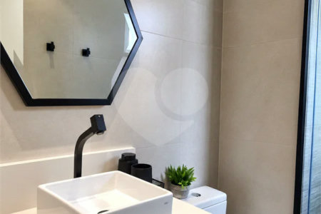 Apartamento reformado de 92 m² no Baeta Neves, com 2 dormitórios, 1 suíte, sala ampliada, área gourmet, 2 vagas, planejados e lazer completo.
