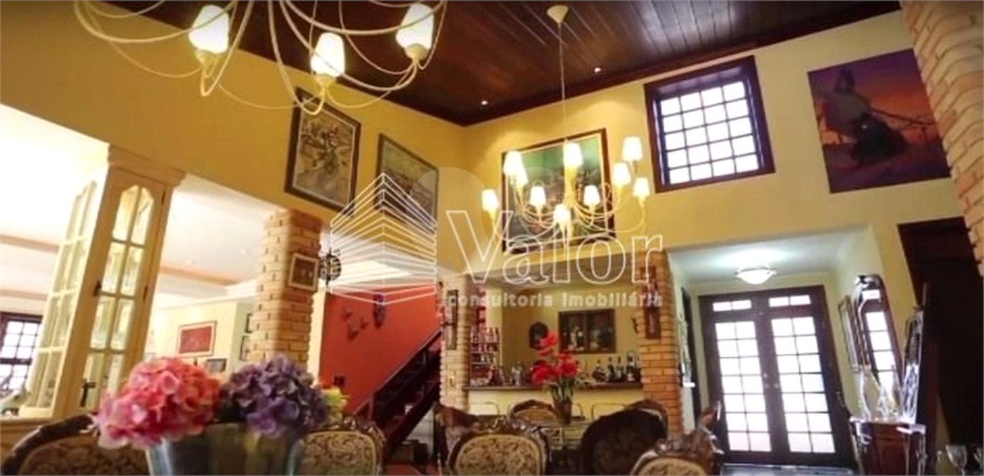 Casa em condomínio fechado