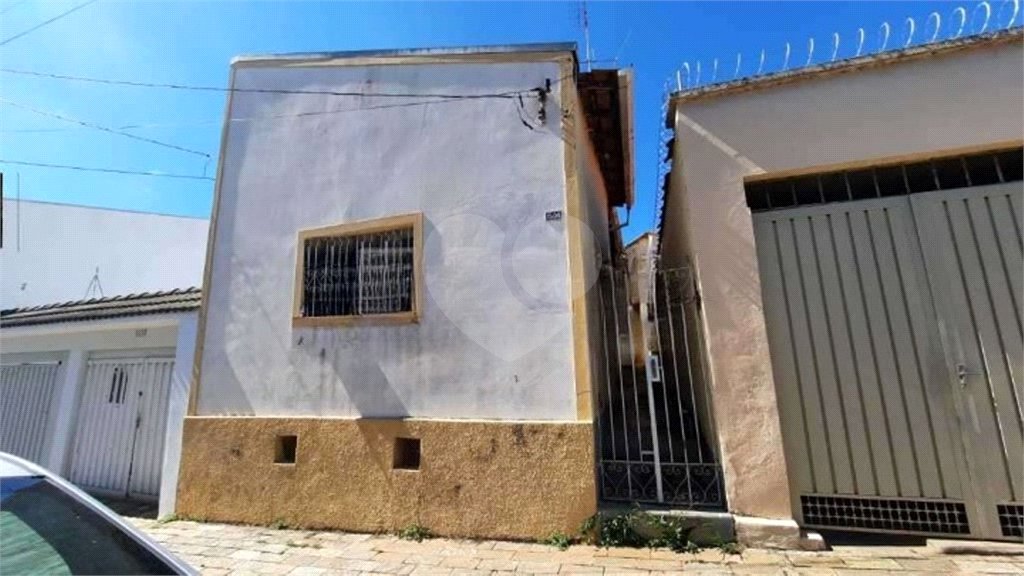 Casa térrea no Jardim São Carlos.