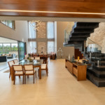 Casa nova no Saint Patrick com 926 m², 5 suítes, elevador e piscina aquecida, saúna em Sorocaba