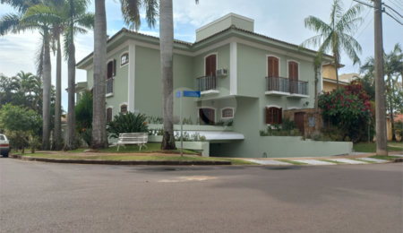Casa à venda com 5 quartos, sendo 2 suítes, no condomínio Faber I, São Carlos - SP