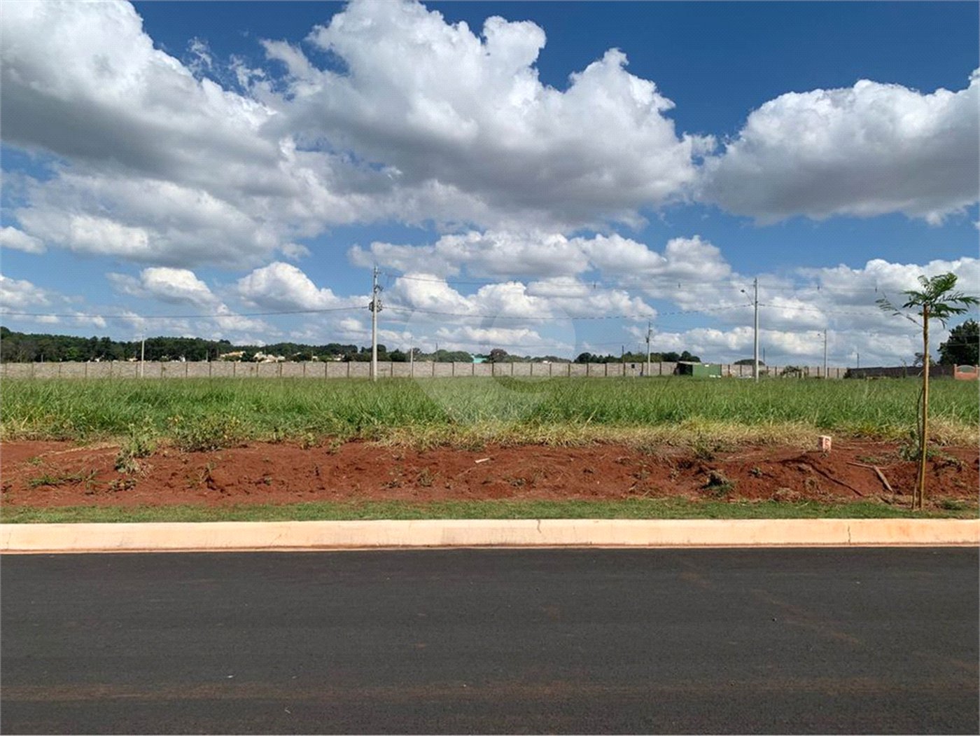 Terreno contendo 250,00 m² de área .