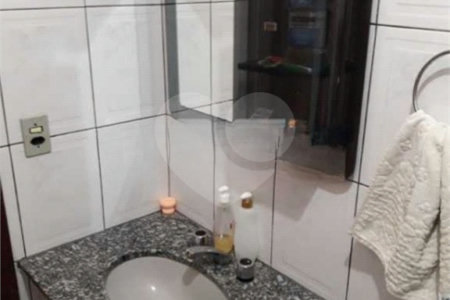 Casa térrea para venda, com 2 dormitórios, sendo 1 suíte.