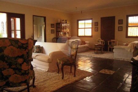 Casa térrea, impecável!