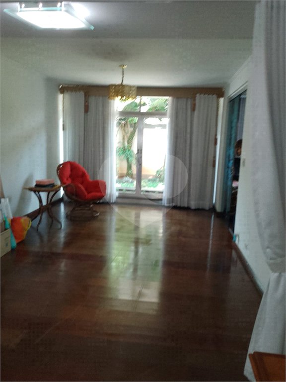 Sobrado Sofisticado de 335 m² no Coração do Jardim França