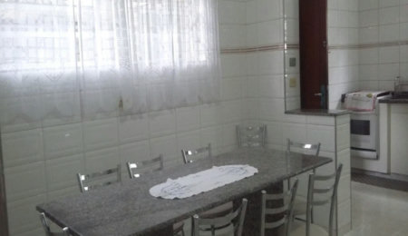 Casa à venda com 3 quartos, sendo 1 suíte,  em Jardim Pinheiros, São Paulo, SP