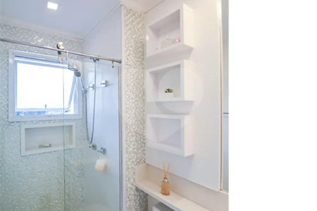 Espaço, conforto e uma localização privilegiada fazem deste apartamento mobiliado no Baeta Neves, em São Bernardo do Campo, uma excelente opção para seu novo lar. Com 118 m², três dormitórios e quatro banheiros, o imóvel oferece ambientes amplos para acomodar a família e receber amigos com comodidad