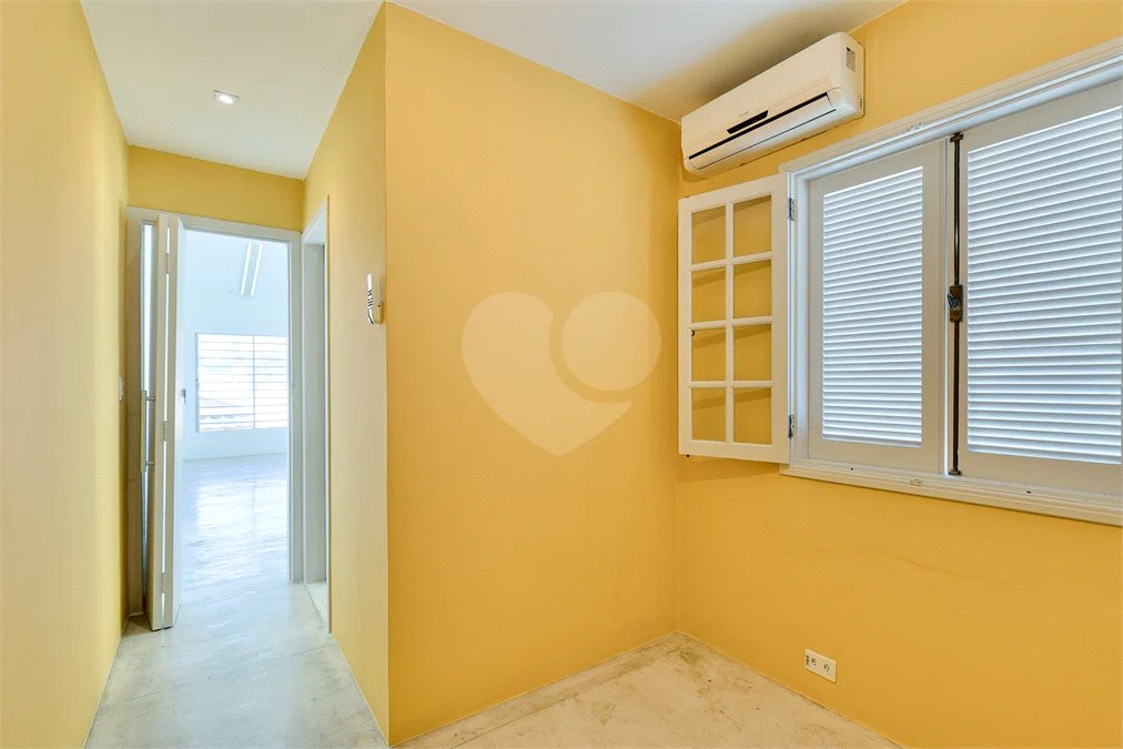 Casa de Vila à venda com 4 quartos, sendo 2 suítes, em Alto da Boa Vista, São Paulo, SP
