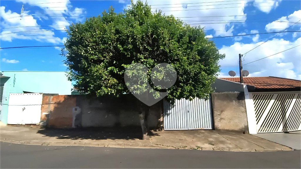 Terreno á venda no Jardim Tangara.