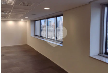 Conjunto comercial para locação na Vila Olímpia 384,81 m², 7 vagas de garagem