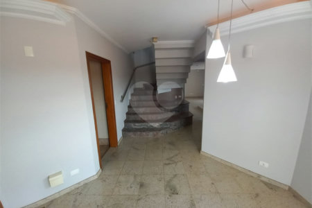 Duplex no Edifício Acapulco.