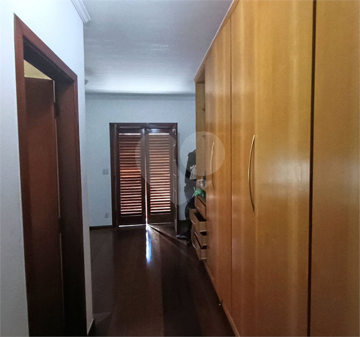 SOBRADO DE 426,0 M² COM 04 SUITES, SALÃO DE FESTAS, 06 VAGAS,06 BANHEIROS E PISCINA PARA LOCAÇÃO OU VENDA NO BARRO BRANCO
