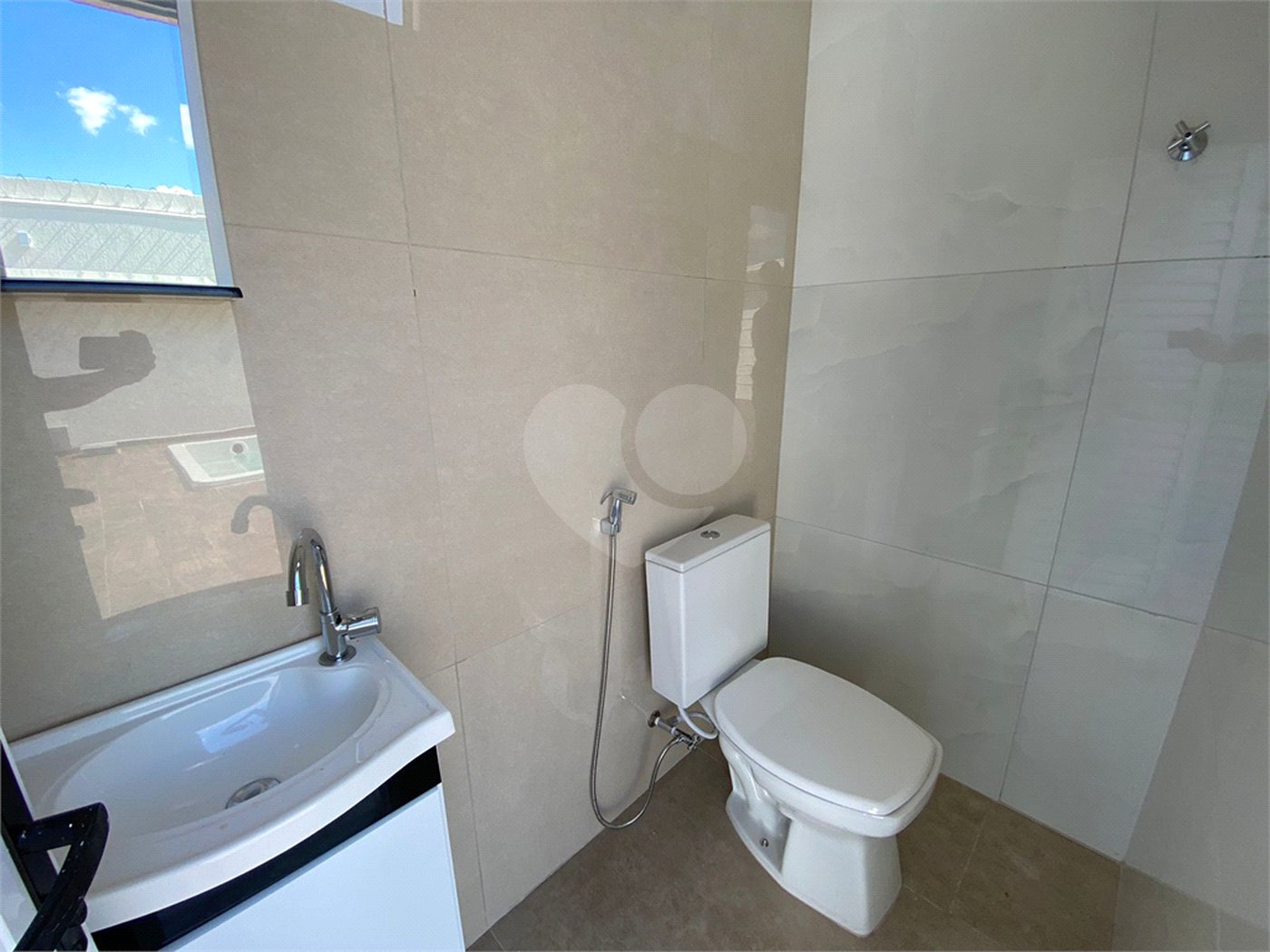 Casa térrea com piscina para venda no Residencial Arcoville