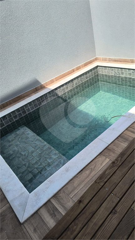 Casa com Piscina no Condomínio Lagos D'Icarai em Salto/SP