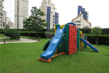 APARTAMENTO UM POR ANDAR!