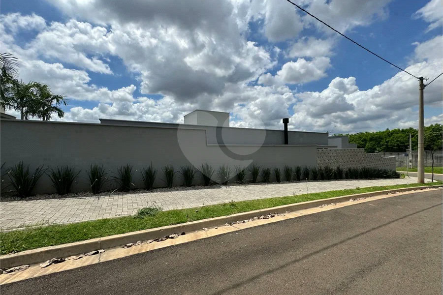 Casa térrea com 3 suítes á venda no Damha 2 de Piracicaba - SP.