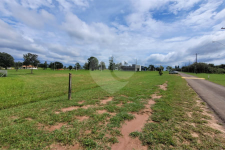 Loteamento à venda no Condomínio Vila Pinhal do Broa