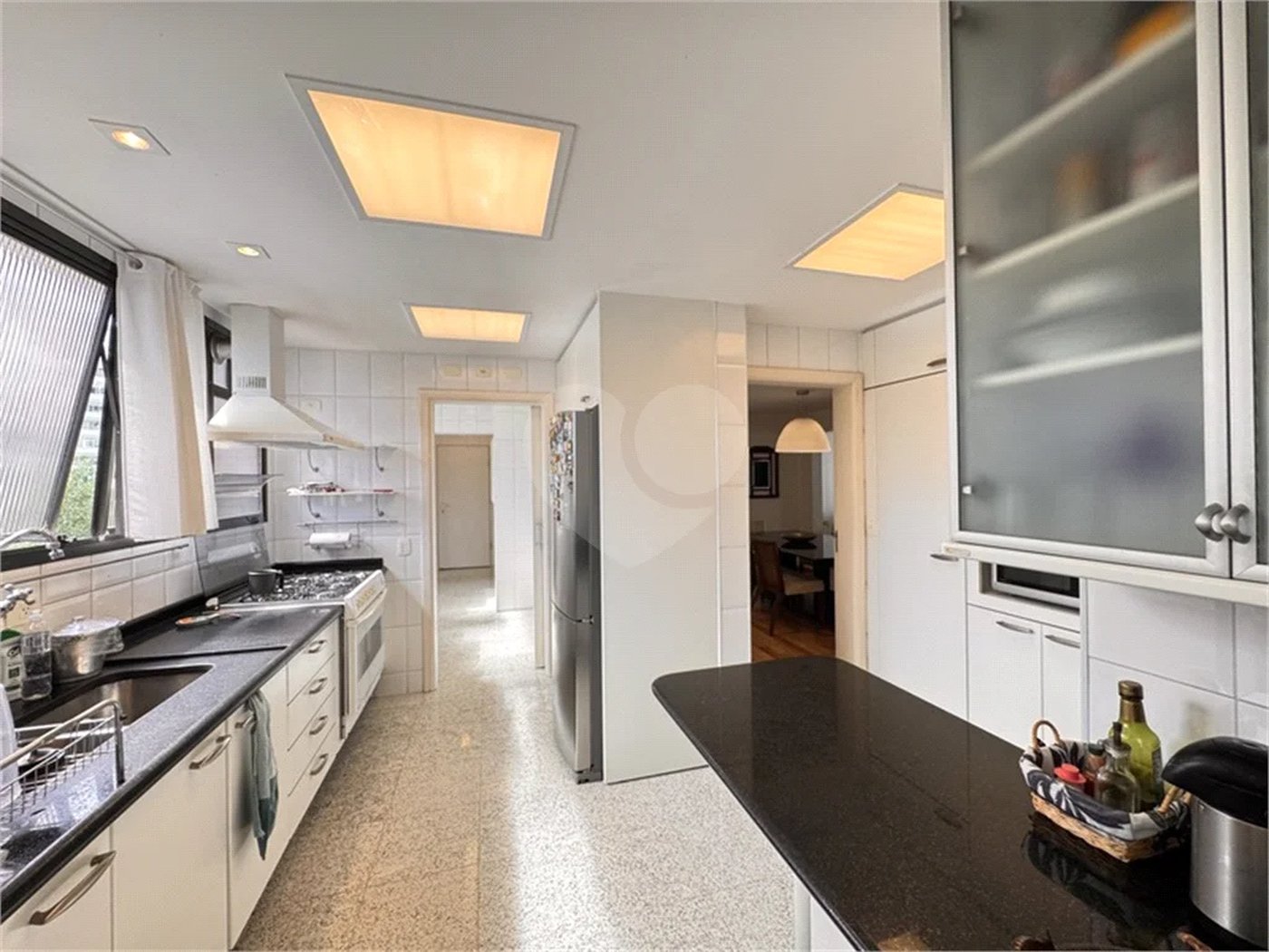 Higienópolis: Apartamento de 350 m2, 4 suítes, 5 vagas.